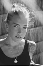 Load image into Gallery viewer, Neon Yellow/White Maxi Spirit Hong Kong